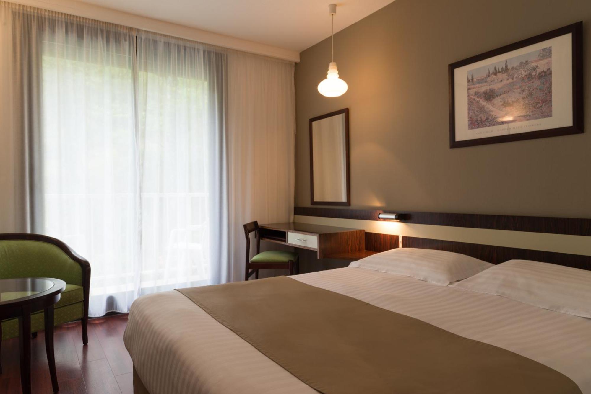 วีลา บอร์เกเซ ดิ ออรจินัล เรอแล Hotel Greoux-les-Bains ภายนอก รูปภาพ