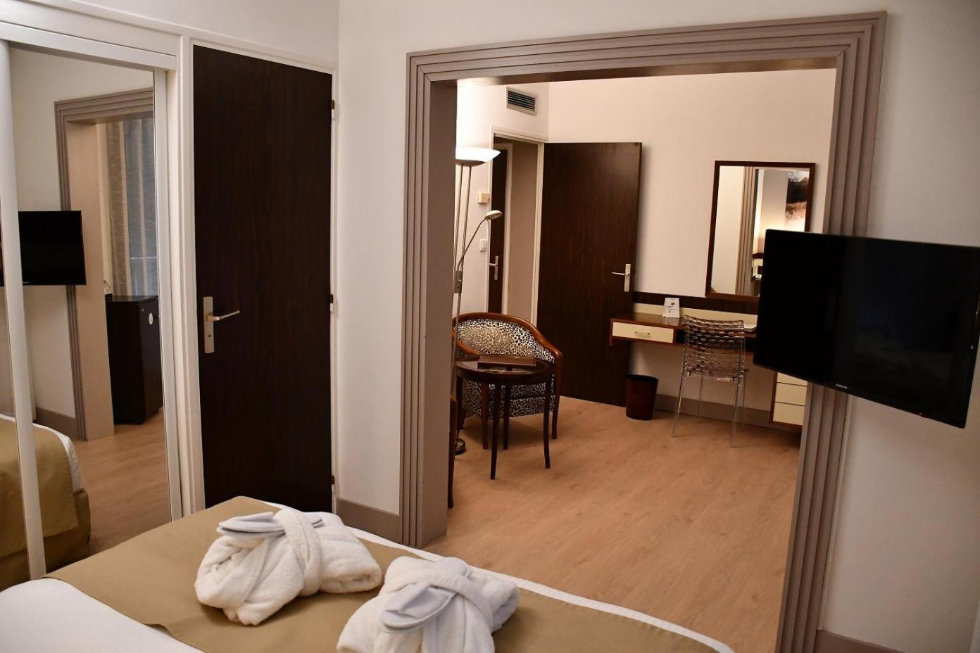 วีลา บอร์เกเซ ดิ ออรจินัล เรอแล Hotel Greoux-les-Bains ภายนอก รูปภาพ